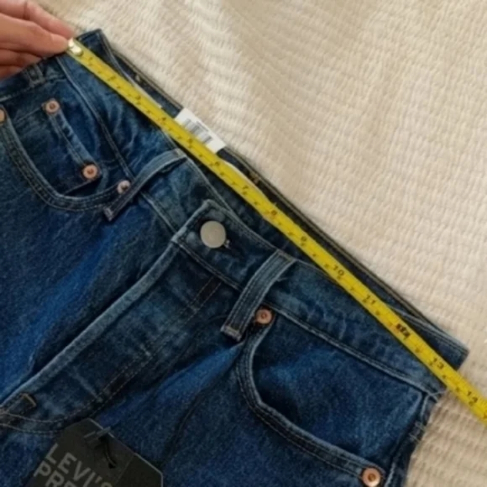 Levi's Wedgie Straight Jeans Below the Belt - Picture 3 of 8